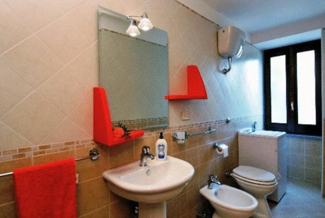 بومبيي B&B Bassotto المظهر الخارجي الصورة
